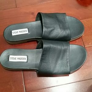 Steve Madden  slippers